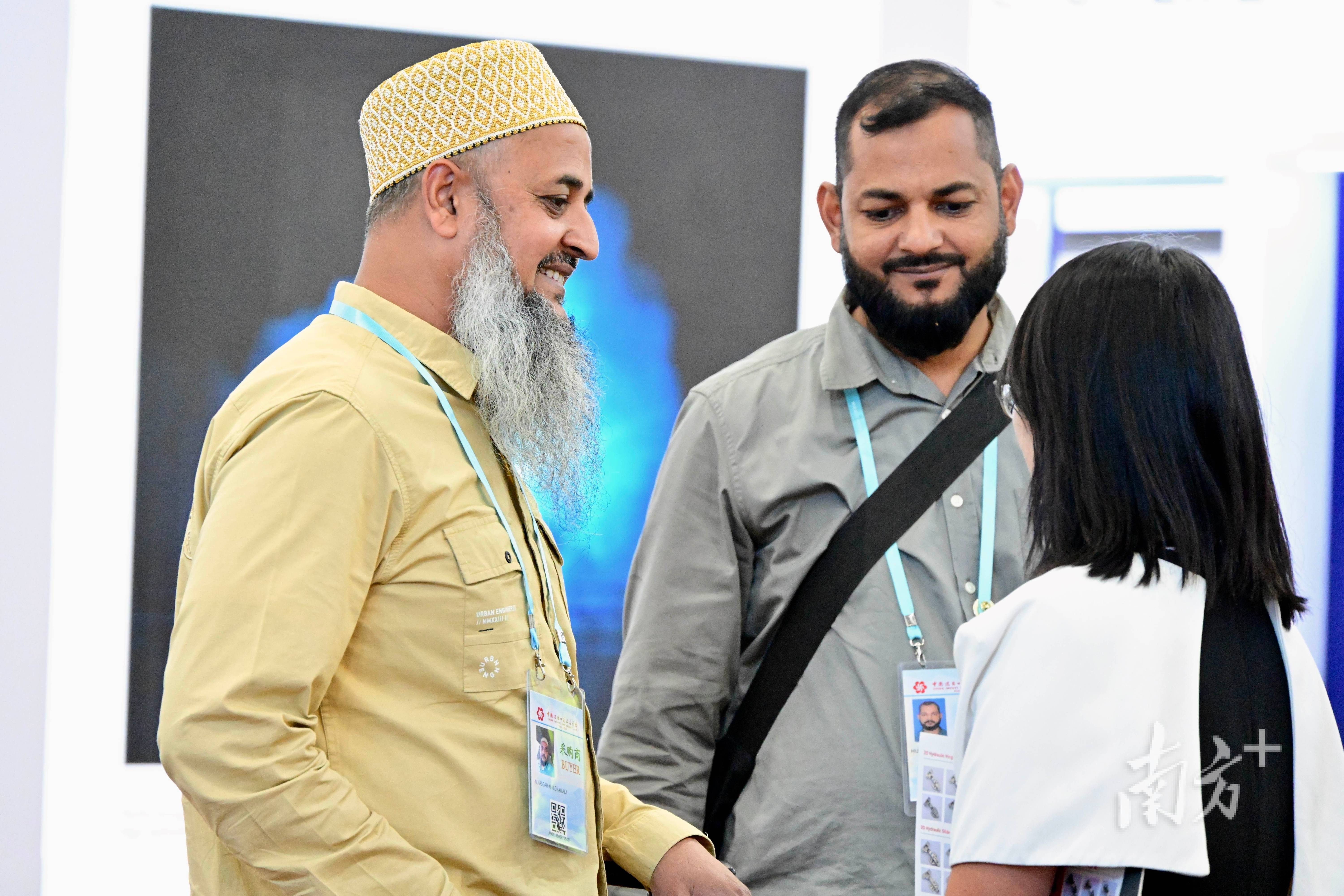 38届广交会“内外兼修”稳外贸、拓内销麻将胡了免费试玩“河源制造”亮相第1(图5) 38届广交会“内外兼修”稳外贸、拓内销麻将胡了免费试玩“河源制造”亮相第1(图5)